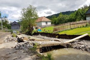 Soluţii pentru prevenirea inundaţiilor din zona Ghimeş