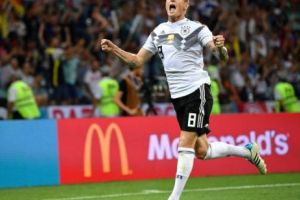 Germania supravieţuieşte miraculos la Mondial. Kroos este erou naţional