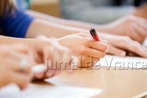 ULTIMĂ ORĂ: Eliminat de la bac din cauza ceasului inteligent