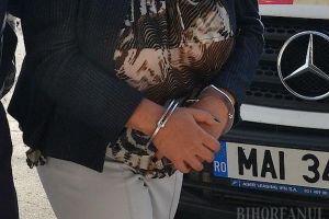 Au prins-o! Judecată în trei dosare de înşelăciune şi căutată din 2014 pentru a fi încarcerată, o escroacă din Oradea s-a pitit timp de 4 ani la ţară