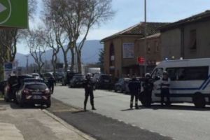 Autorul atacului cu explozibil din Cluj Napoca s-a predat. Un pompier a fost rănit în incident