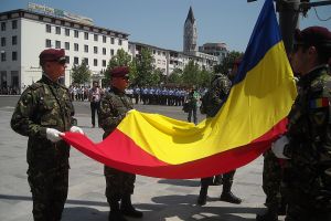 Salutăm drapelul de ziua lui