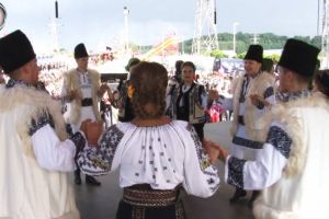 Duminică dedicată muzicii şi dansurilor populare, la Zilele Sucevei