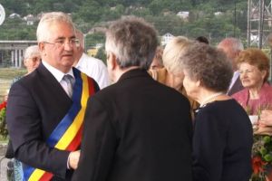 „Cuplurile de aur” şi „Cetăţenii de Onoare”, premiaţi pe scenă, la Zilele Sucevei