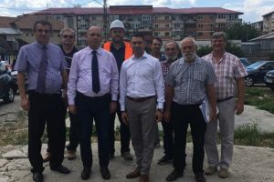 Apartamente ANL, la Boldesti Scaeni: Andrei Turcanu si Bogdan Toader, prezenti la predarea amplasamentului