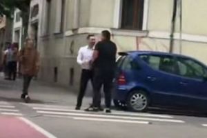 Un şofer şi un pieton au oferit SPECTACOLUL MOMENTULUI în România! S-a întâmplat pe trecerea de pietoni din faţa Tribunalului - VIDEO
