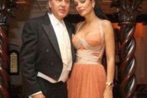 Ilie Năstase, deşi este o celebritate, are convenţie matrimonială cu actuala soţie şi locuieşte în casa fostei soţii