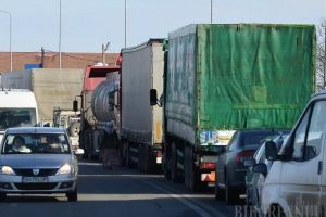 Escroaca de pe bursă: O bihoreancă a înşelat 47 de transportatori din ţară pe care i-a trimis în curse dar le-a furat banii