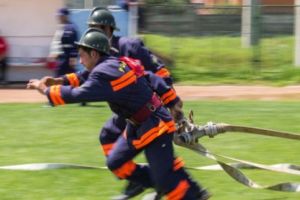 Pompierii voluntari din şapte judeţe se întrec la Reghin