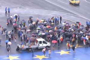 Aproximativ 80 de persoane au participat la mitingul organizat de PNL în Piaţa Victoriei