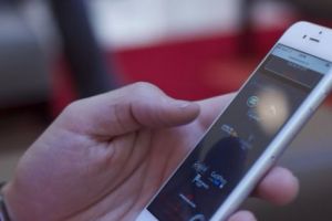 DESCOPERIRE ȘOCANTĂ! Cum suntem MONITORIZAȚI prin BATERIA telefonului mobil. ORICINE poate fi AFECTAT