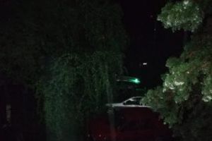 Boc face economie la curent pe aleile dintre blocuri - FOTO