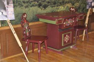 #CentenarulMariiUniri Covasna: Expoziţie itinerantă cu piese de mobilier pictat