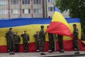 Ceremonial militar şi religios şi o demonstraţie aviatică, de Ziua Drapelului Naţional, la Sfântu Gheorghe