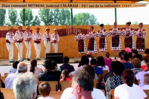 ANSAMBLUL ”BĂRĂGANUL”  –  SPECTACOL  EXTRAORDINAR LA ZIUA  COMUNEI MITRENI