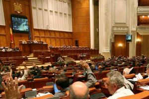 Azi se votează în Parlament moţiunea de cenzură a PNL. Şansele de reuşită – zero barat