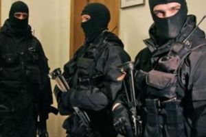 „Mascaţii”, pe urmele unei bande de hoţi. Percheziţii, acum. în Argeş, Olt şi Dâmboviţa