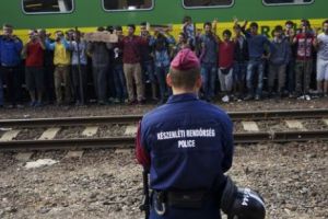 Ungaria cere APĂRAREA frontierelor UE şi respinge COTELE obligatorii de MIGRANŢI