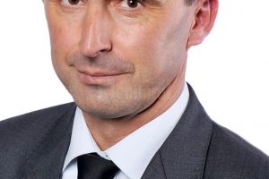 Internat în spital, Neculai Miron, primarul din Bosanci, bănuieşte că a fost otrăvit