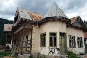 Datoriile la „Utilităţi şi mediu” ale Primăriei Broşteni blochează transformarea unei ...