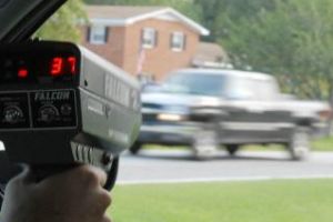 Poliţia rutieră va avea voie să pună radare NUMAI în aceste locuri. Cum va fi folosit radarul pistol