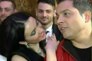 ȘOC în LUMEA MENELIȘTILOR. „REGELE” a fost prins în PAT cu DOUĂ FEMEI - FOTO