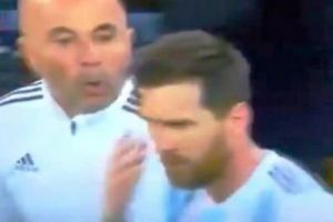 INCREDIBIL. Selecţionerul Argentinei l-a întrebat pe Messi dacă poate să facă o schimbare în timpul meciului cu Nigeria | VIDEO