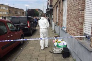 Crimă între homosexuali: Un tânăr din Bihor, căutat pentru omor în Belgia, a fost prins de poliţişti ascunzându-se în Săbolciu