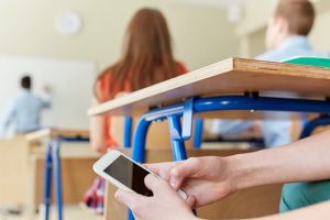 Probă cu trişori: Cinci absolvenţi din Bihor au fost eliminaţi, miercuri, din examenul de Bacalaureat