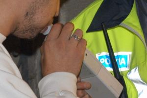 Actiune de amploare a politistilor rutieri. 100 de soferi, testati cu aparatul etilotest
