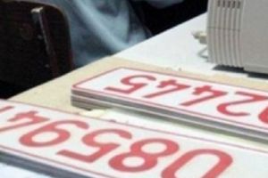 Atenţie la valabilitatea ”numerelor roşii” de înmatriculare auto! Un prahovean s-a ales cu dosar penal