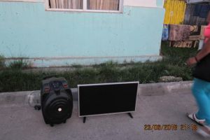 Poliţiştii locali au recuperat bunurile furate dintr-o locuinţă din Colonie Nuci