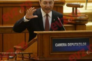 Băsescu INSTIGĂ la REBELIUNE în PSD. „Daţi-vă SINGURI Guvernul jos!”. DISCURSUL care aruncă în aer Parlamentul înainte de VOTUL DECISIV