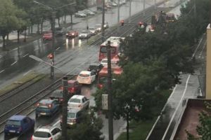 ACCIDENT la MALL! Intervine SMURD. Circulaţia BLOCATĂ