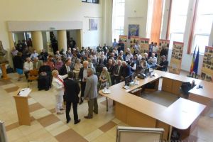 Viaţa şi activitatea episcopului Iuliu Hossu, rememorate la Biblioteca Judeţeană Bihor (FOTO)