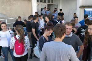 Bacalaureat 2018: Absolvenţii de liceu susţin, joi, proba la alegere a profilului şi specializării, ultima din cadrul examenului