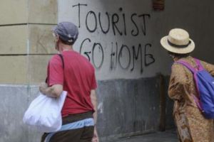 Un ORAȘ RÂVNIT de turişti poate IMPUNE o TAXĂ de VACANȚĂ. Ce se va întâmpla dacă măsura este aplicată?
