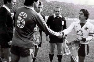 EVZ a stat de vorbă cu o legendă a fotbalului francez. „Ne-au învins Craiova, frigul şi fanii”