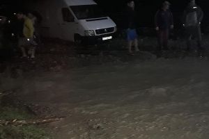 Trafic blocat pe DN 11 în comuna Oituz