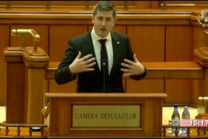 Decenţa şi respectarea legii urmează să dispară în România – Opinia liderului USR după moţiunea eşuată