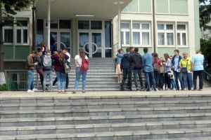 Tentativa de fraudă, sancţionată cu eliminarea din examenul de bac pentru trei elevi suceveni