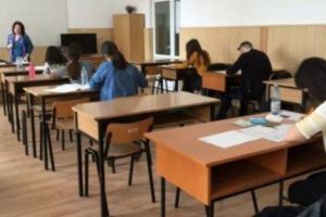 Absolvenţii de liceu susţin acum ultima probă de Bacalaureat