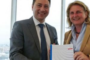 Austria are un MESAJ pentru MIGRANŢI: „Vă ADAPTAŢI la valorile noastre creştine sau... ”