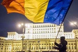 Jocurile politice atacă suveranitatea României: Limbile minorităţilor, OFICIALE în administraţia publică