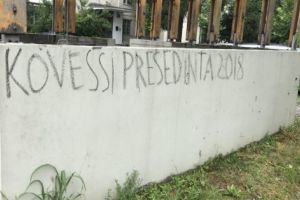 Cu Kovesi pe ziduri…