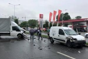 Două accidente, unul după altul, pe Calea Turzii, la mai puţin de 500 metri distanţă FOTO