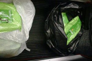 Tutun pentru narghilea, ascuns în rezervorul pentru combustibil al unui autocar