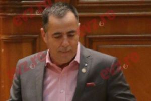 Se cere UNIFICAREA dreptei:  Să ne spălam pe faţă cu apă rece, apoi să ne batem cu stânga