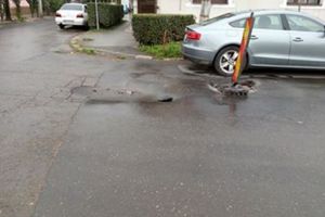 Chinul prin care trece un timisorean pentru o groapa dintr-o intersectie