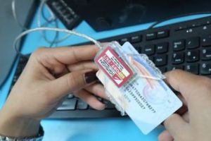 Cea mai IMPORTANTĂ SCHIMBARE privind CARDUL de sănătate a fost APROBATĂ! Decizia Guvernului schimbă tot